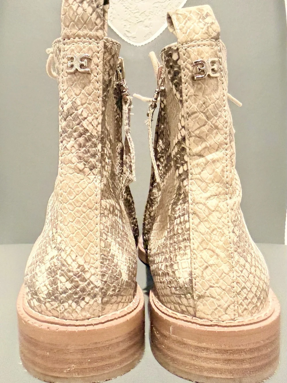 Sam Edelman Nina Snake Print Combat Boots Women’s Size 9 Bootie Ankle Zip Close
